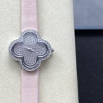 Van Cleef & Arpels Four-Leaf Clover & Baby’s Breath — женские часы 27 мм с бриллиантовым декором