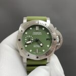 Panerai PAM1055, белый корпус, зелёный циферблат, 42 мм